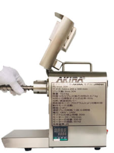 Hướng dẫn sử dụng máy ép dầu Akira – JMO01 Cắm trục nghiền vào máy